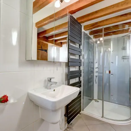 Holiday home Parrock Wood By Interhome *